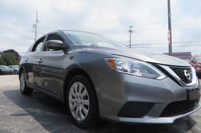 Used 2018 Nissan Sentra S FWD image 2