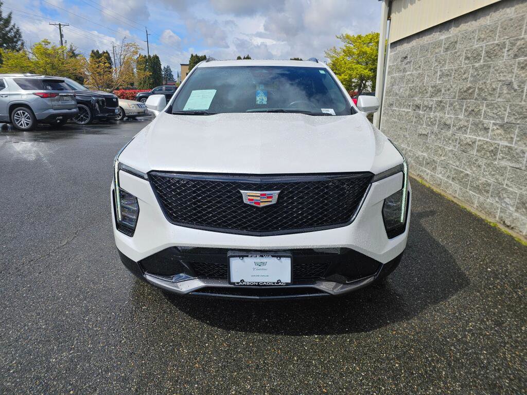 Used 2024 Cadillac XT4 Sport image 11