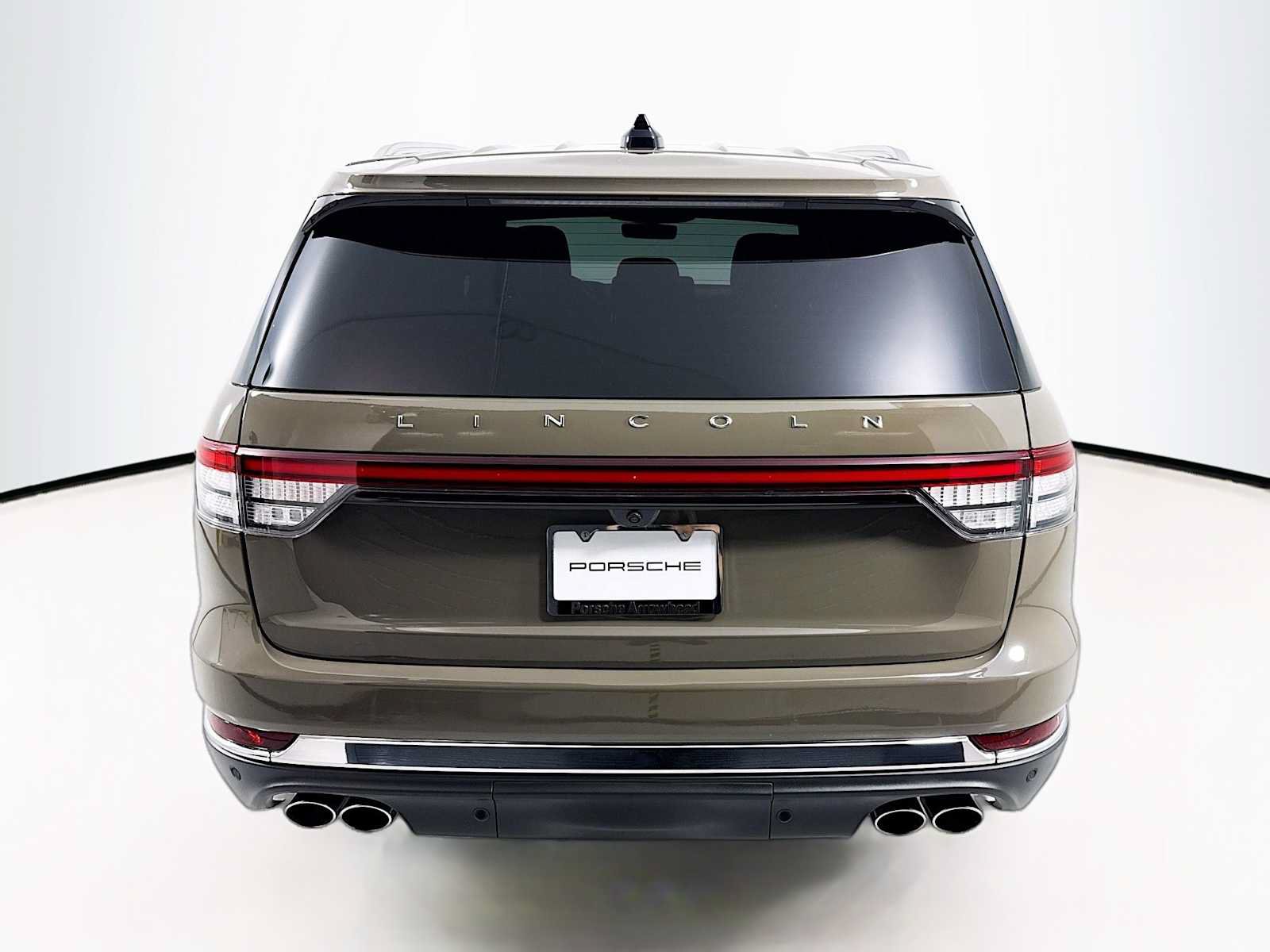 Used 2025 Lincoln Aviator Reserve w/ Equipment Group 201A AWD/4WD image 10