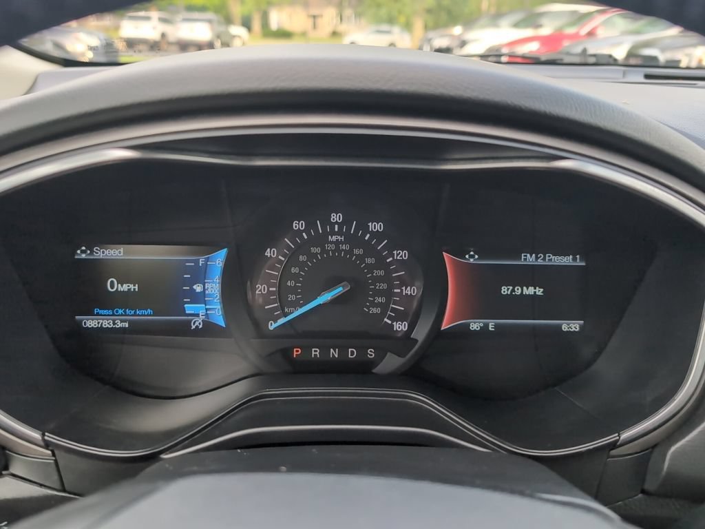 Used 2019 Ford Fusion SE w/ Equipment Group 151A FWD image 17