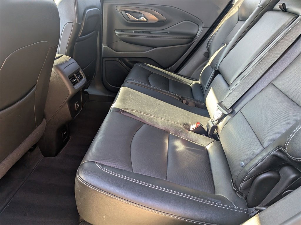 Used 2024 GMC Terrain SLT image 27