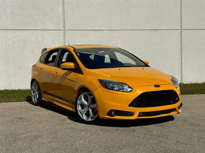 Used 2013 Ford Focus ST FWD image 2