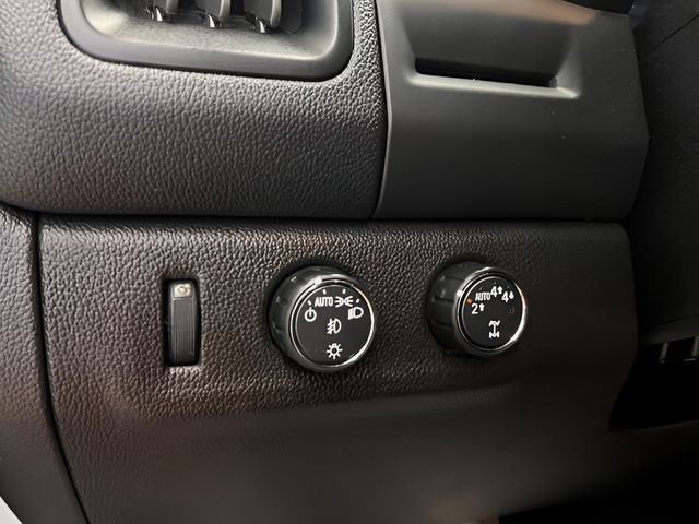 Used 2021 Chevrolet Colorado LT w/ LT Convenience Package AWD/4WD image 17