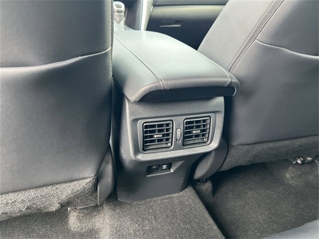 Used 2021 Toyota Venza Limited image 21
