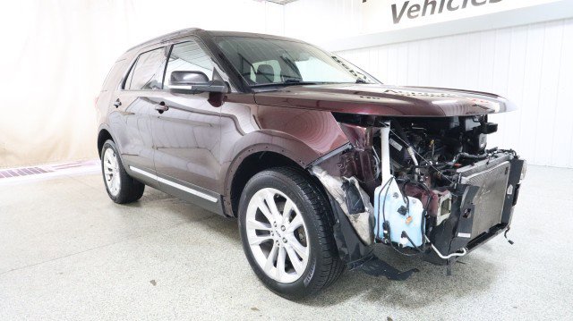 Used 2018 Ford Explorer XLT w/ Equipment Group 202A image 5