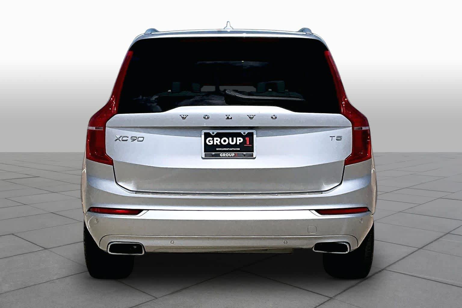 Used 2021 Volvo XC90 T5 Momentum w/ Protection Package Premier FWD image 5