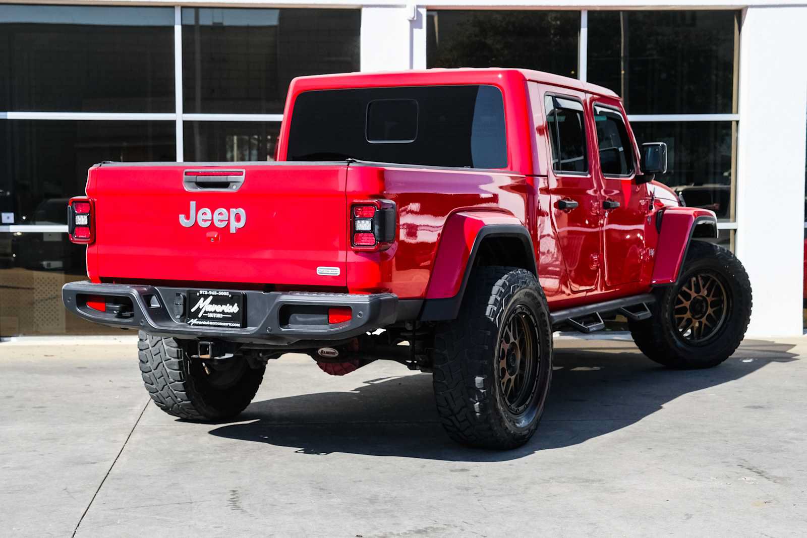 Used 2020 Jeep Gladiator Overland w/ LED Lighting Group AWD/4WD image 11