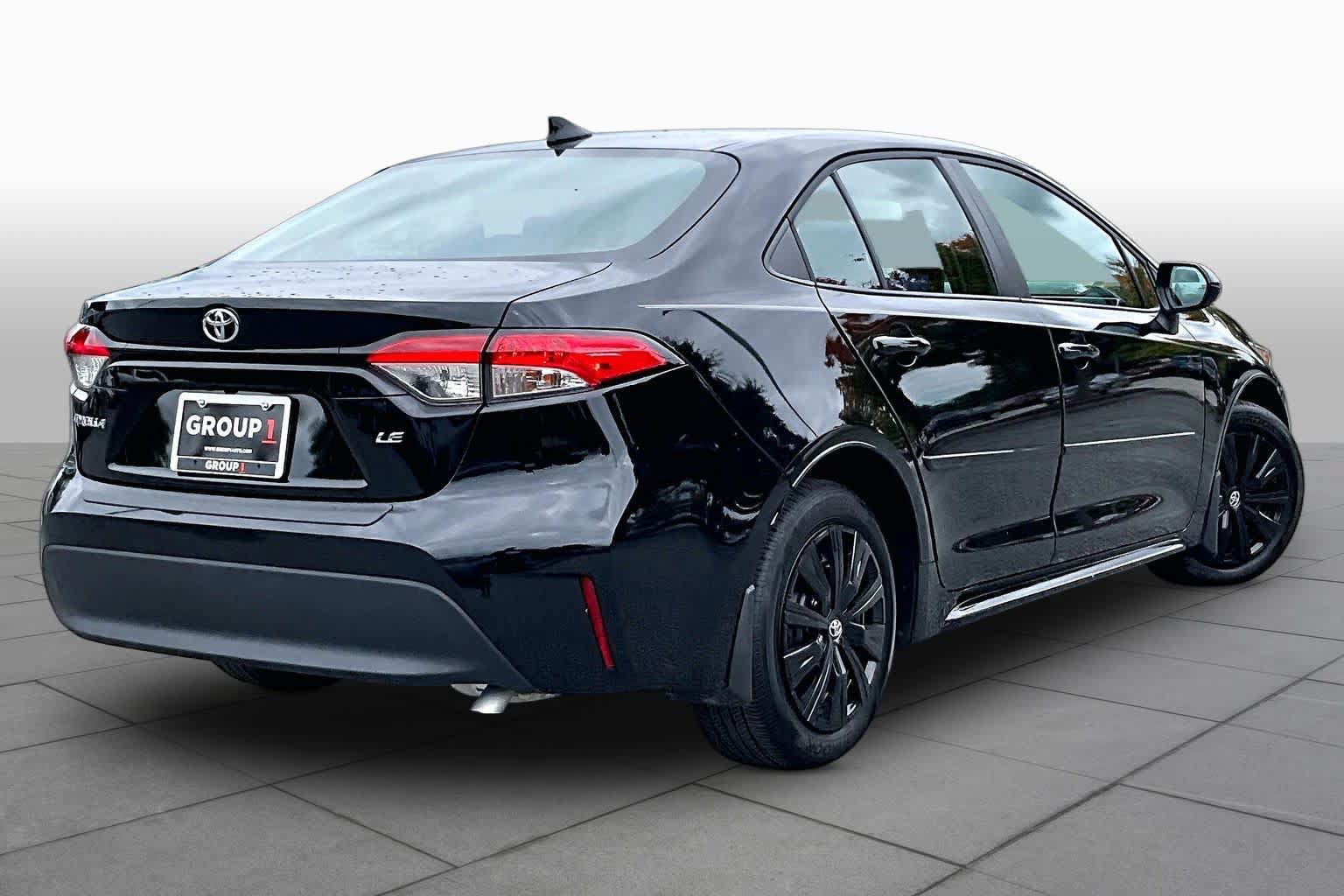Used 2023 Toyota Corolla LE FWD image 13