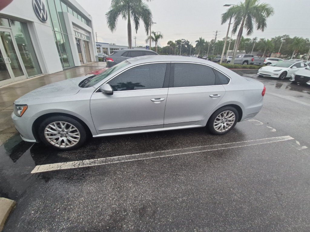Used 2016 Volkswagen Passat 1.8T S FWD image 3