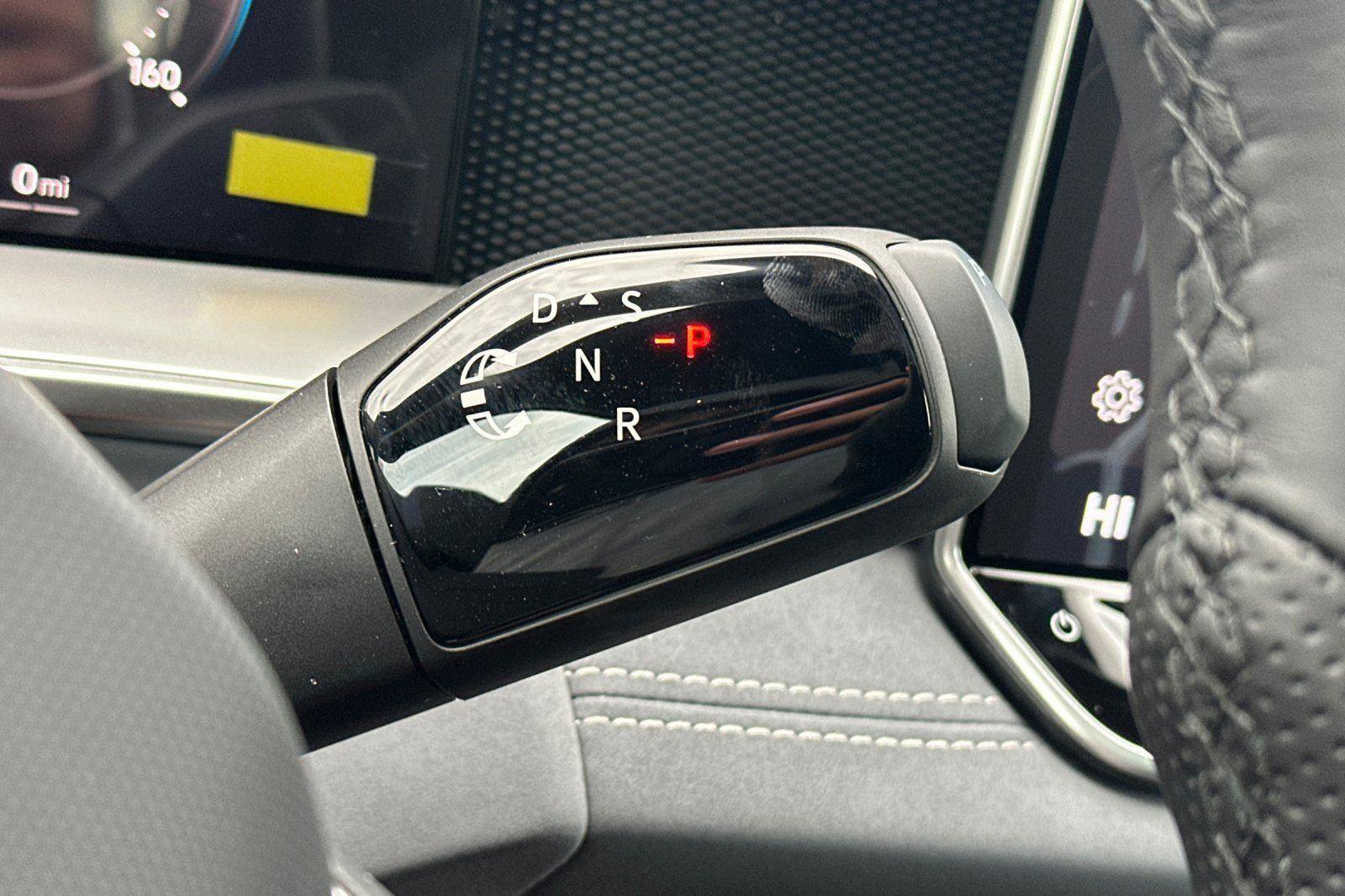 New 2026 Volkswagen Tiguan SE R-Line image 20