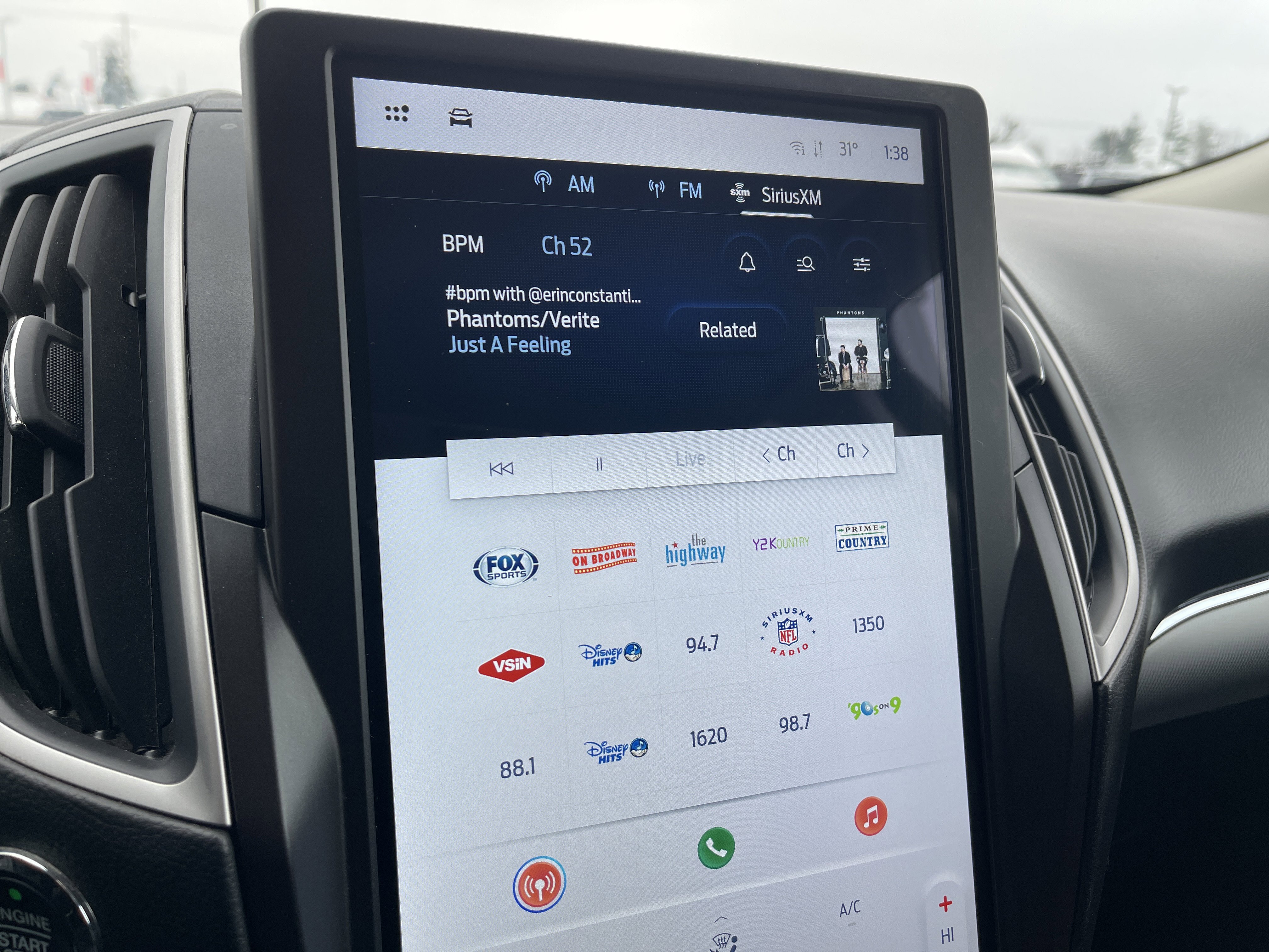 Used 2021 Ford Edge SEL w/ Convenience Package image 18