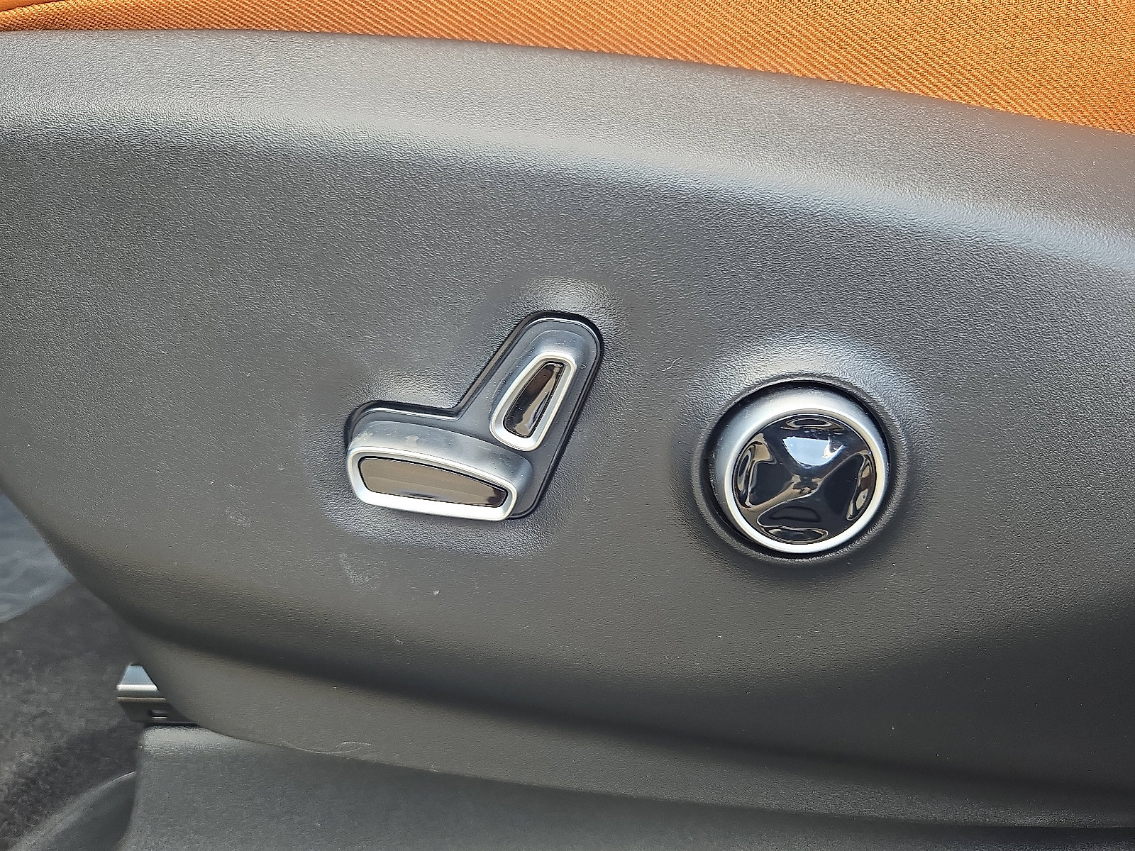 New 2026 Chrysler Pacifica Pinnacle image 7