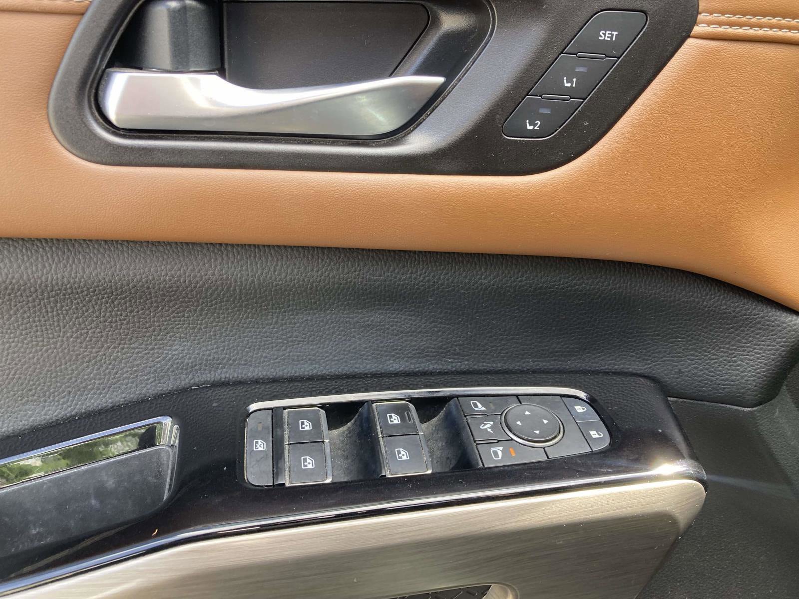 Used 2022 Nissan Pathfinder Platinum w/ Cargo Package FWD image 19