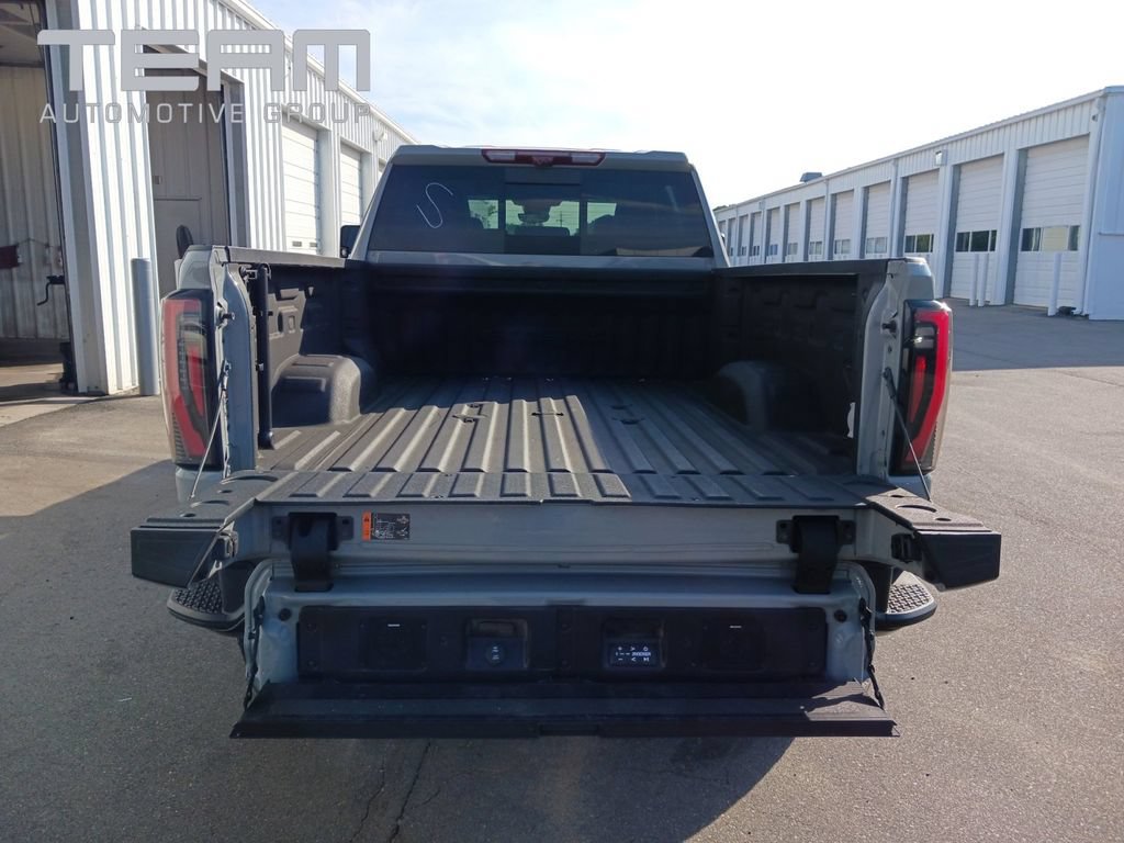 Used 2024 GMC Sierra 2500 AT4X AWD/4WD image 34