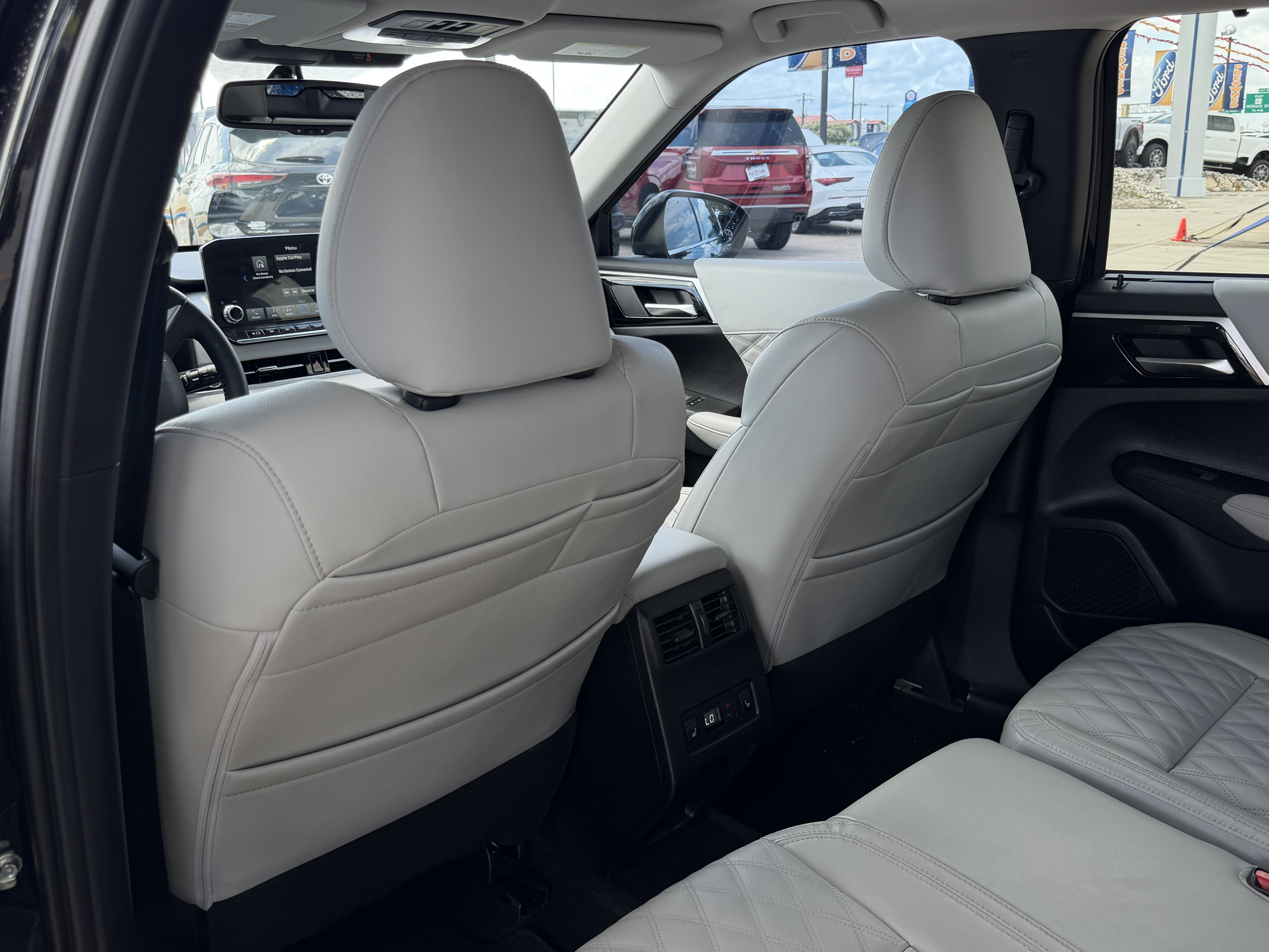 Used 2024 Mitsubishi Outlander SEL Black Edition AWD/4WD image 14