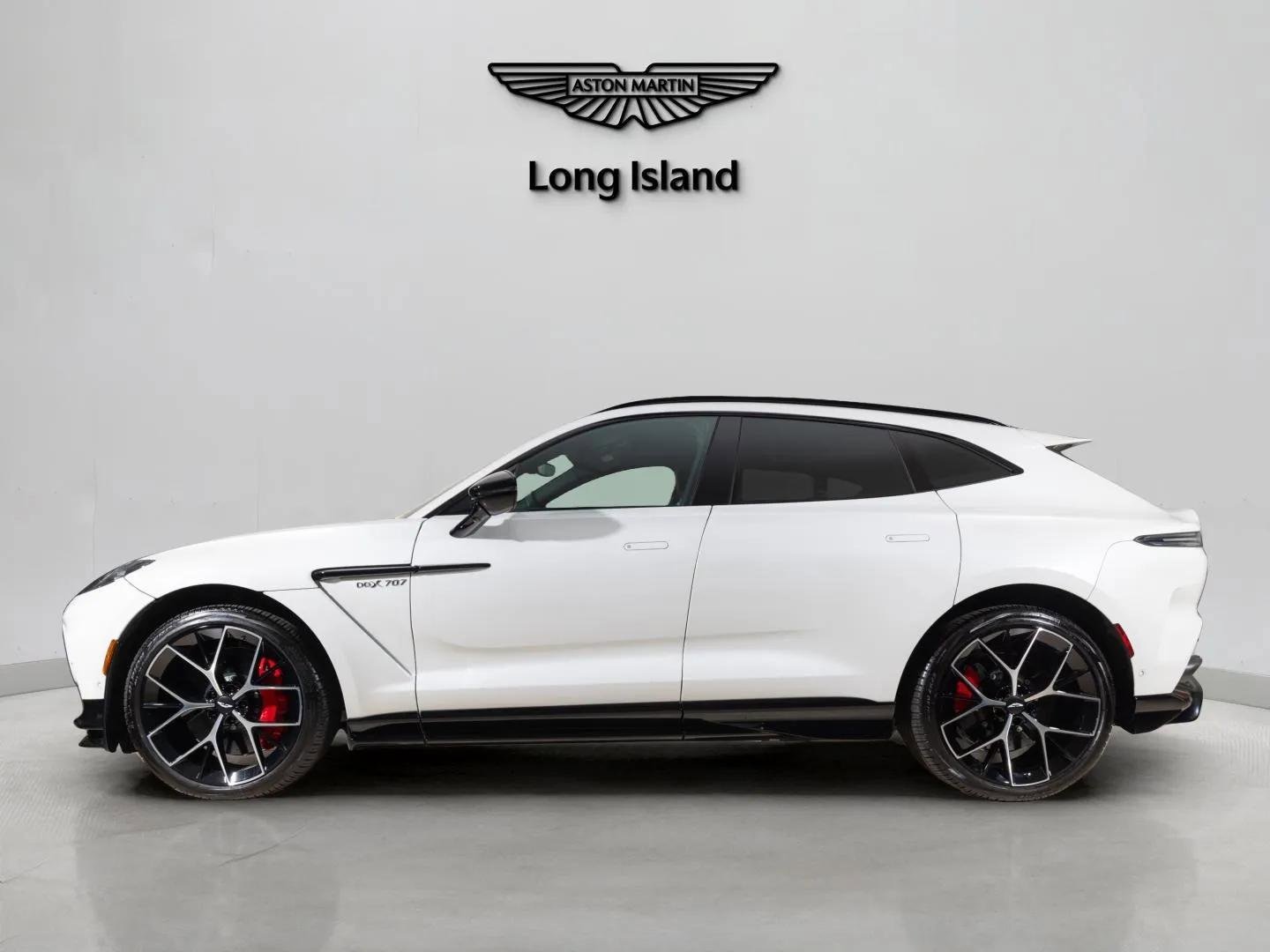 Used 2025 Aston Martin DBX 707 image 6