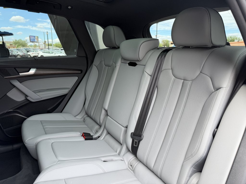 Used 2024 Audi Q5 e Prestige w/ Prestige Package AWD/4WD image 42