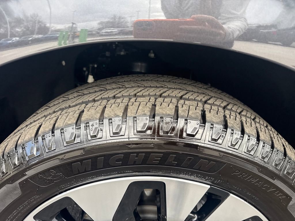 Used 2025 Ford Expedition Max Platinum w/ Driver's Package image 19