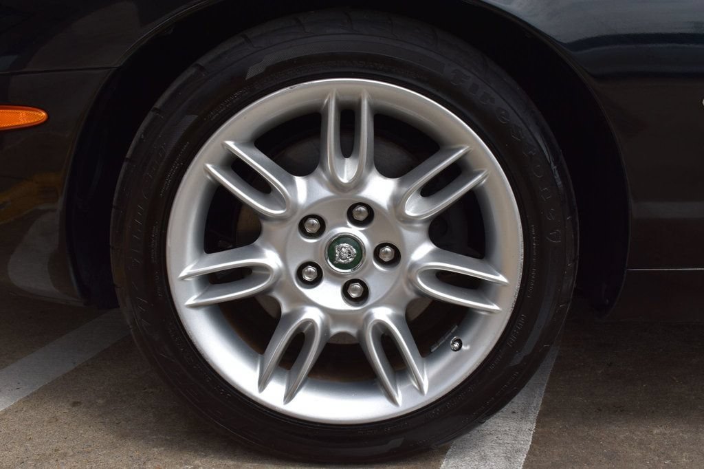 Used 2002 Jaguar XK8 Convertible RWD image 15