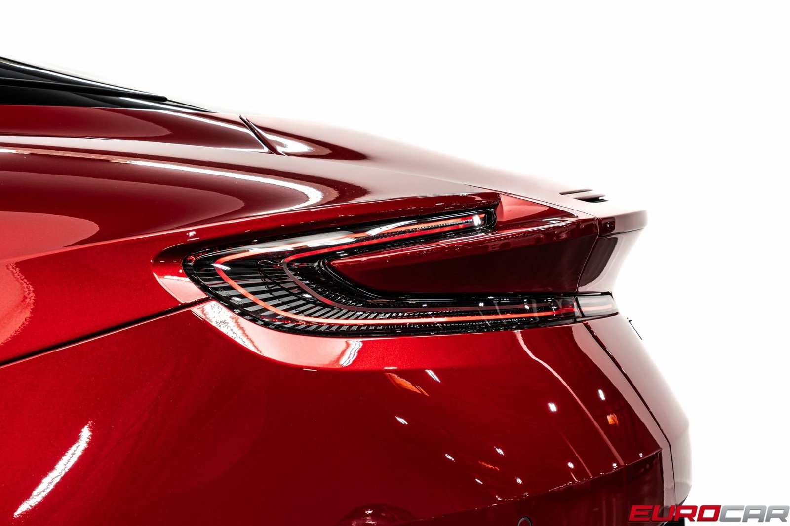 Used 2024 Aston Martin DB12 Coupe image 18