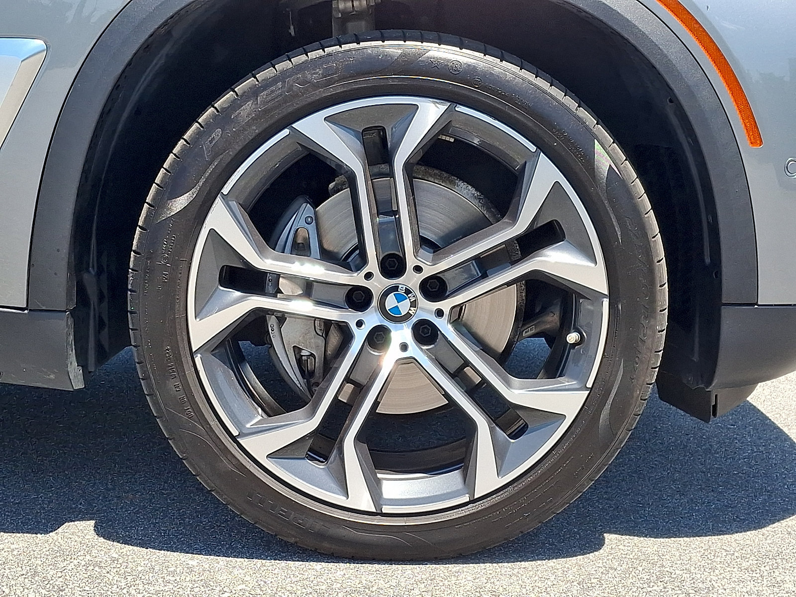 Used 2024 BMW X5 xDrive40i w/ Premium Package AWD/4WD image 8