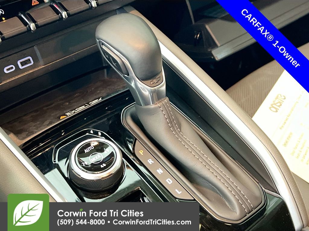 Used 2025 Chevrolet Colorado ZR2 w/ Technology Package AWD/4WD image 10