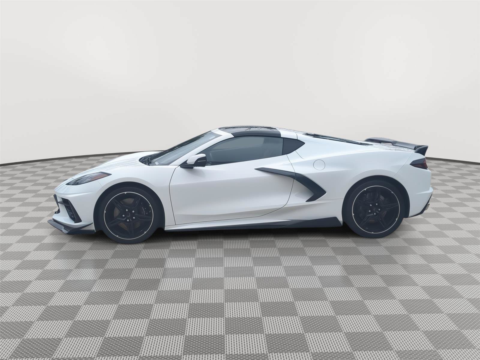 Used 2023 Chevrolet Corvette Stingray Coupe w/ Z51 Performance Package RWD image 2