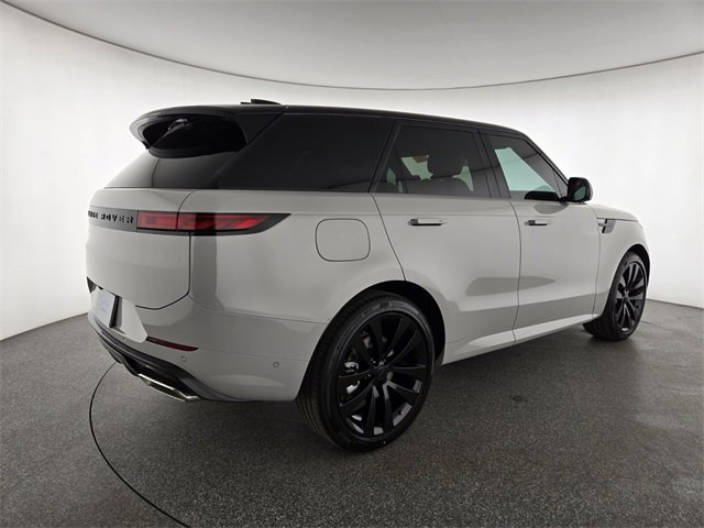 New 2026 Land Rover Range Rover Sport Dynamic SE image 2