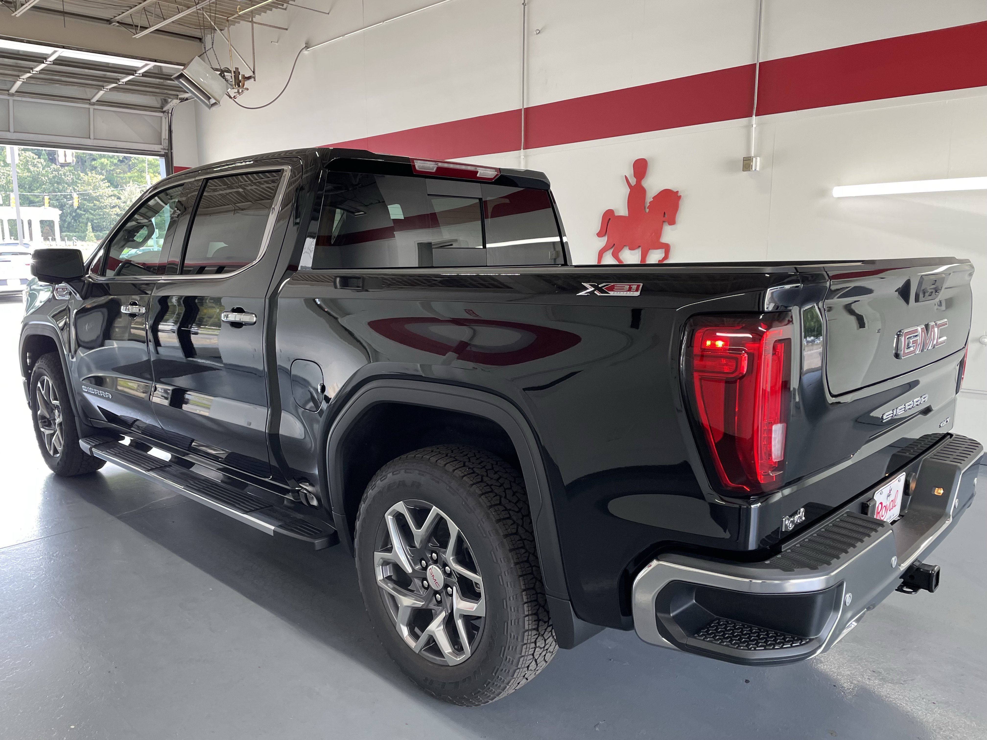 New 2026 GMC Sierra 1500 SLT w/ SLT Premium Plus Package AWD/4WD image 6