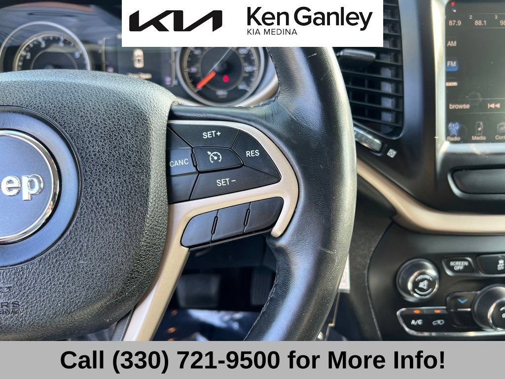 Used 2015 Jeep Cherokee Latitude w/ Cold Weather Group AWD/4WD image 29