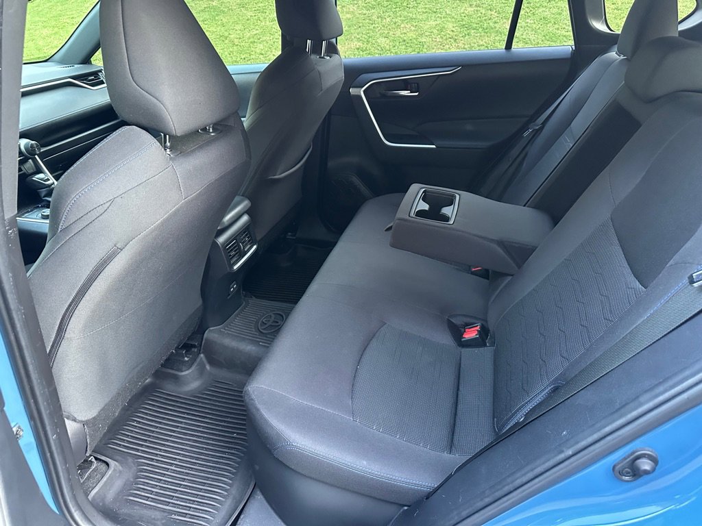 Used 2022 Toyota RAV4 SE image 19