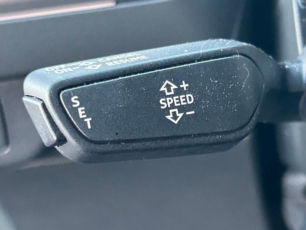 Used 2023 Audi Q4 e-tron Premium w/ Convenience Package image 63