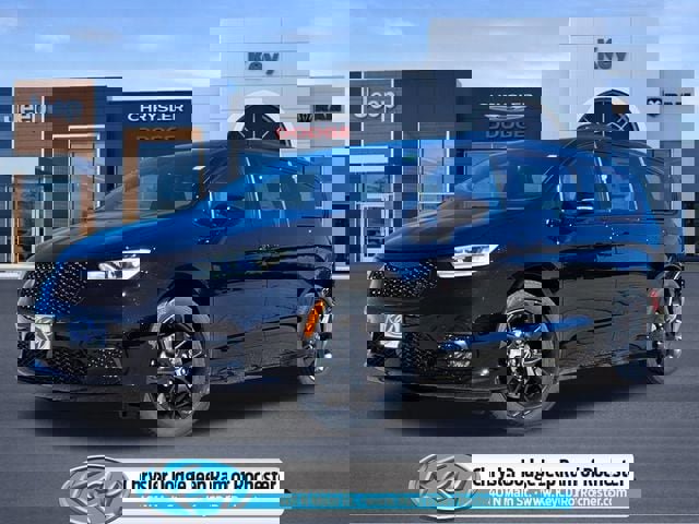 New 2026 Chrysler Pacifica Select w/ S Appearance Package image 1