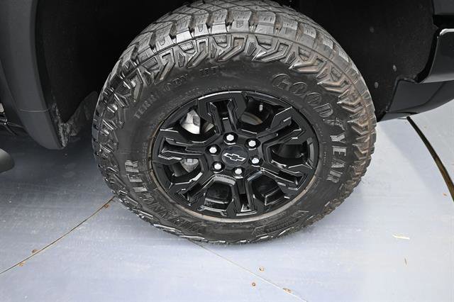 Used 2024 Chevrolet Silverado 1500 ZR2 w/ Technology Package AWD/4WD image 26