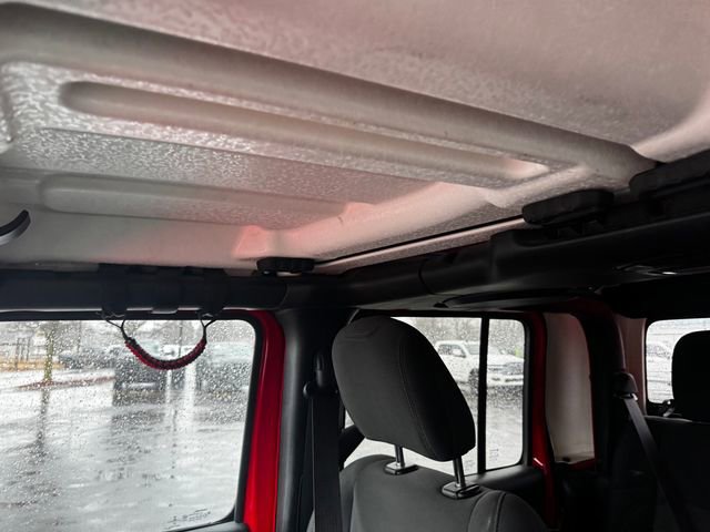 Certified 2022 Jeep Gladiator Willys image 38