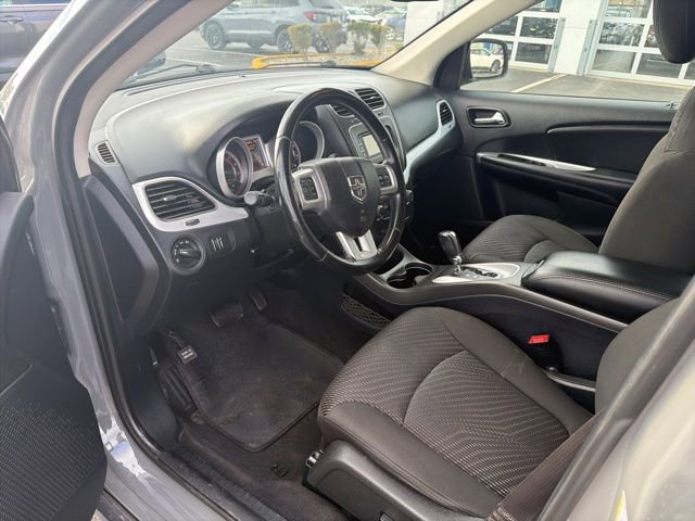 Used 2020 Dodge Journey SE w/ SE Popular Equipment Group image 6