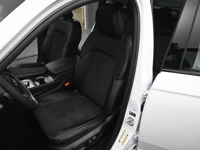 New 2026 Jeep Grand Cherokee Laredo image 11