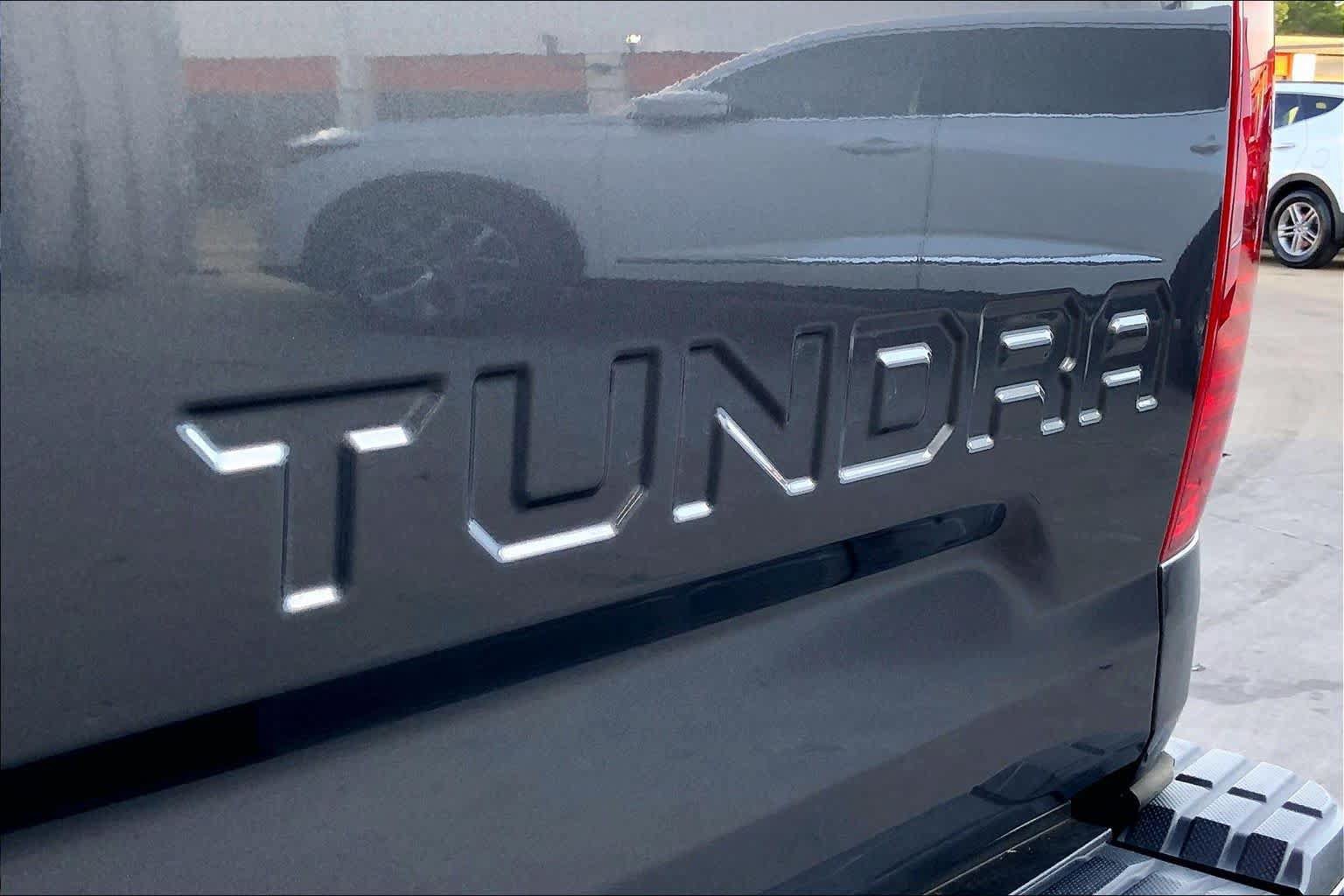 Used 2020 Toyota Tundra SR5 w/ SR5 Leather Package RWD image 29