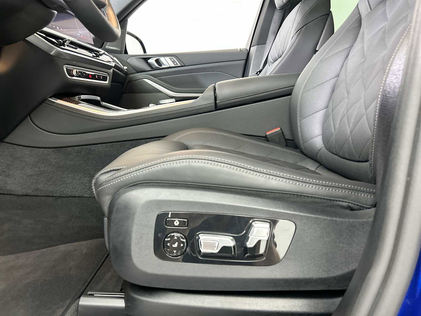 Used 2026 BMW X5 M60i image 14