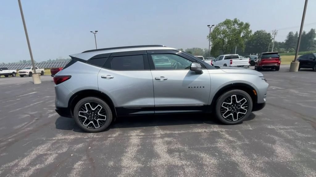 Certified 2025 Chevrolet Blazer RS w/ Driver Confidence II Package AWD/4WD image 9