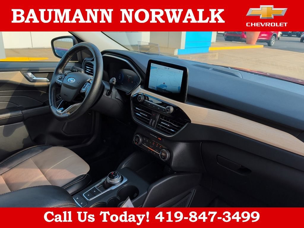 Used 2021 Ford Escape Titanium w/ Titanium Elite Package AWD/4WD image 12