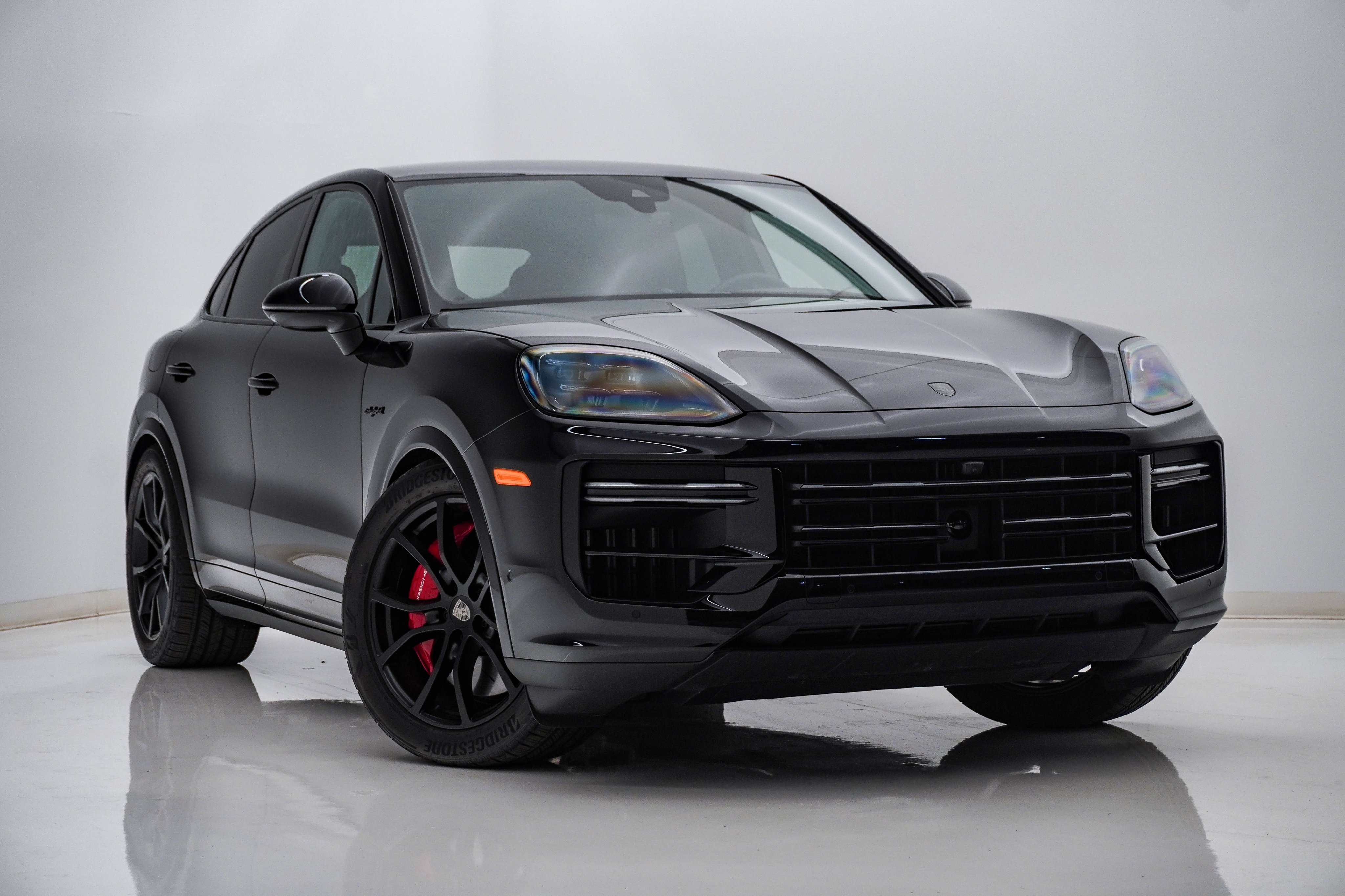 Certified 2025 Porsche Cayenne Turbo AWD/4WD image 8