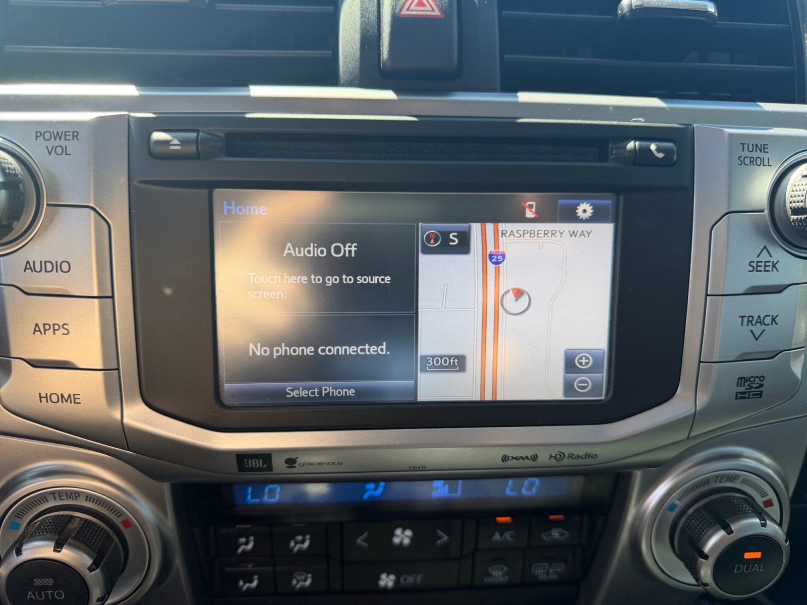 Used 2019 Toyota 4Runner Limited w/ Four Season Floor Mat Package AWD/4WD image 12