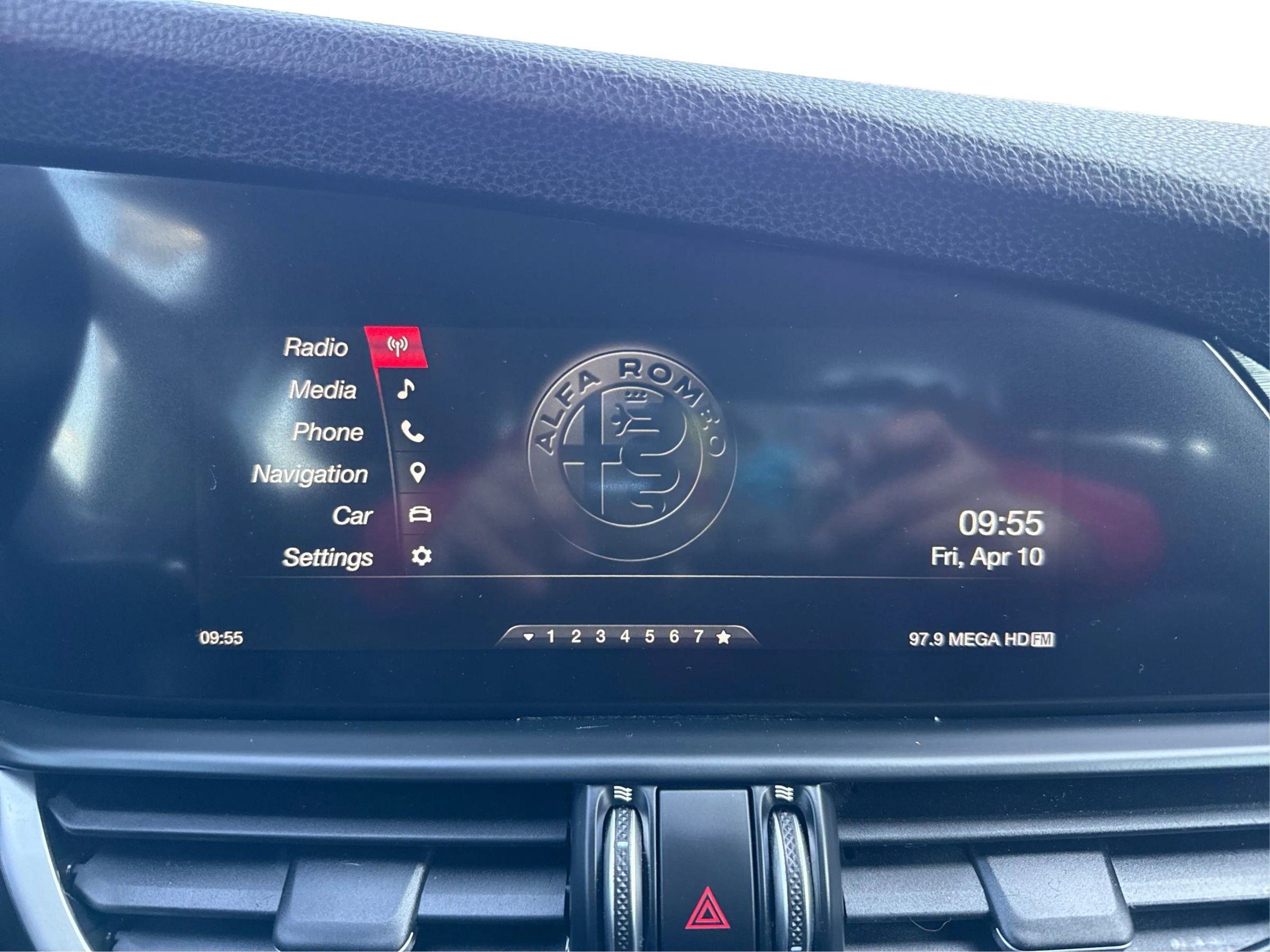 Used 2018 Alfa Romeo Giulia RWD image 13