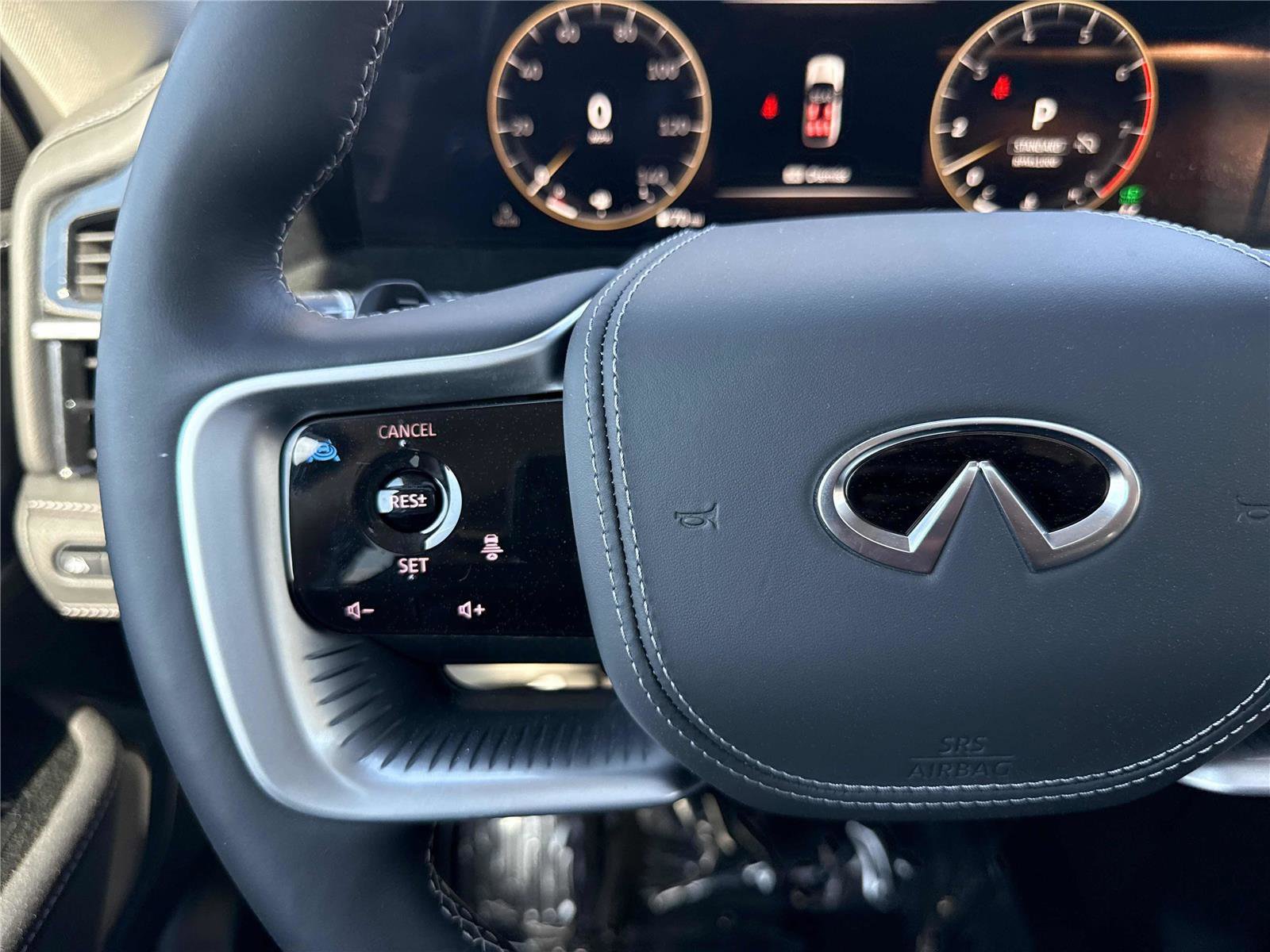 Certified 2025 INFINITI QX80 Sensory image 18