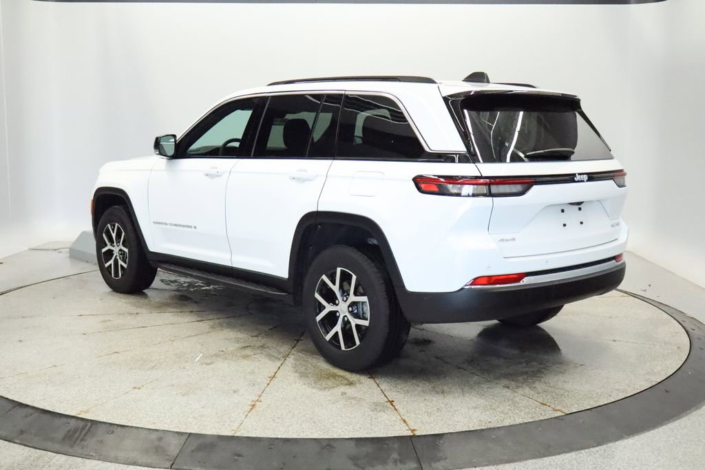 Used 2025 Jeep Grand Cherokee Limited w/ Trailer Tow Package image 3