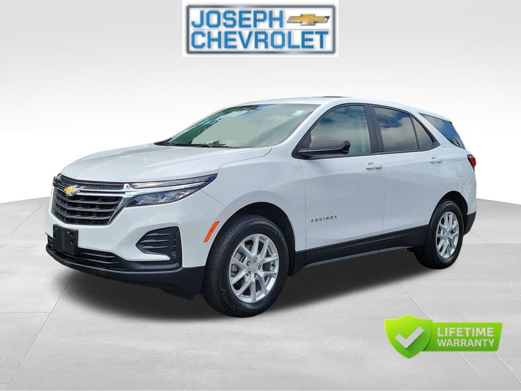 Used 2023 Chevrolet Equinox LS w/ LS Convenience Package AWD/4WD image 2
