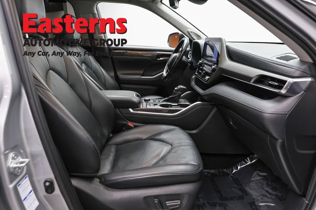Used 2021 Toyota Highlander Limited AWD/4WD image 27