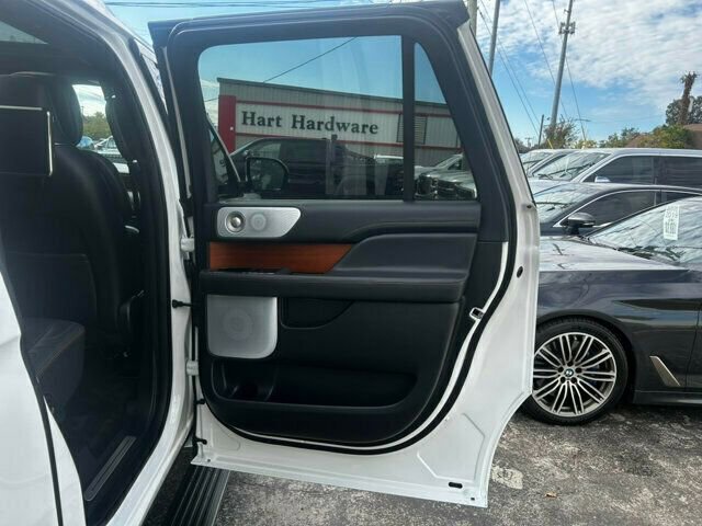 Used 2023 Lincoln Navigator L Black Label image 17