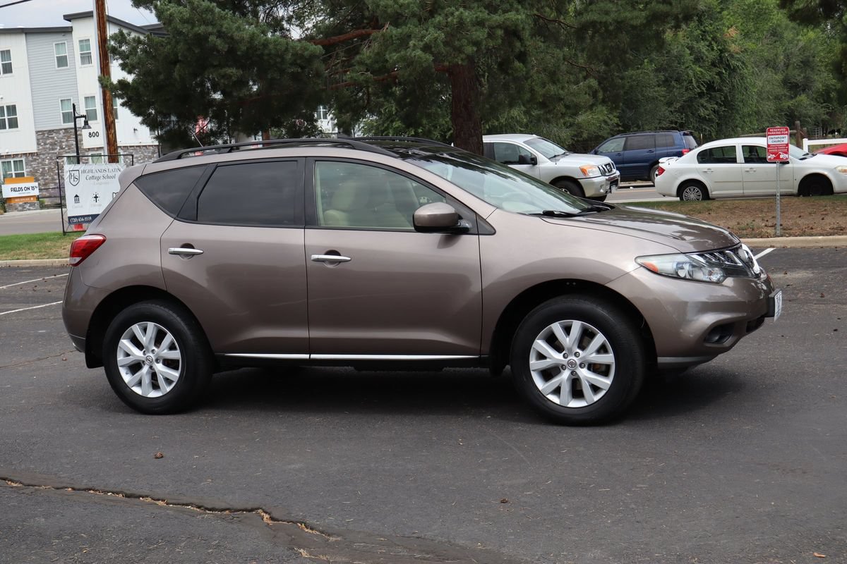 Used 2012 Nissan Murano SV AWD/4WD image 2